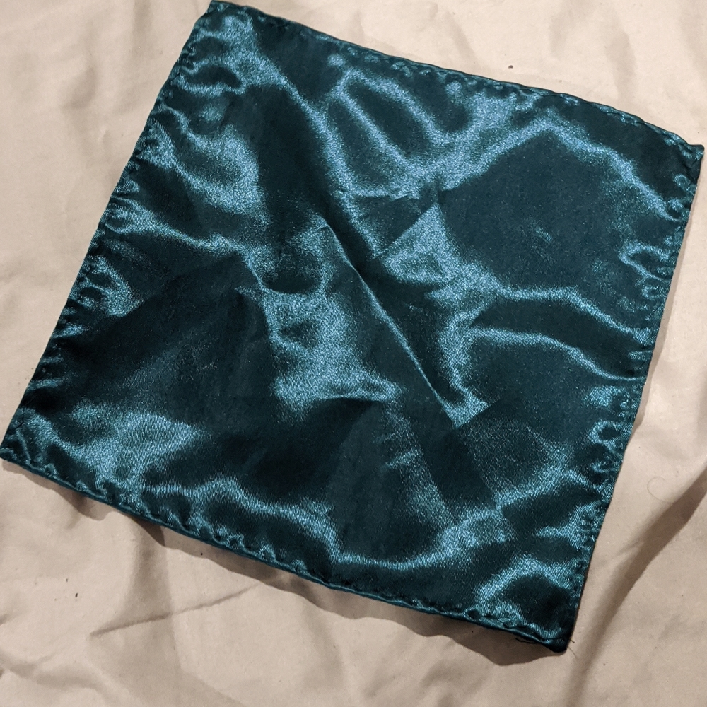 Green pocket square